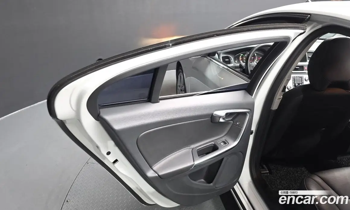 Volvo S60 2016 2.0 автомат (гидро), фото 14