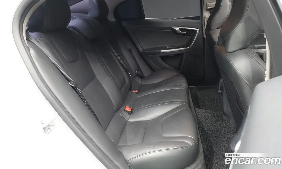 Volvo S60 2016 2.0 автомат (гидро), фото 17