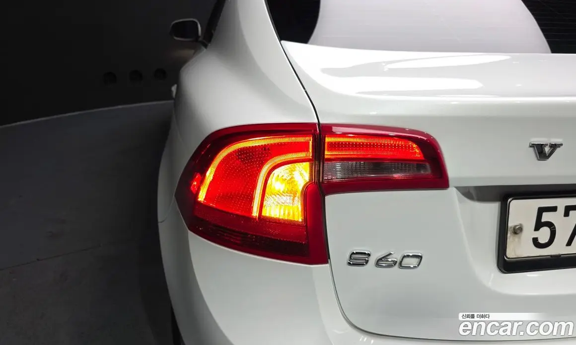 Volvo S60 2016 2.0 автомат (гидро), фото 8