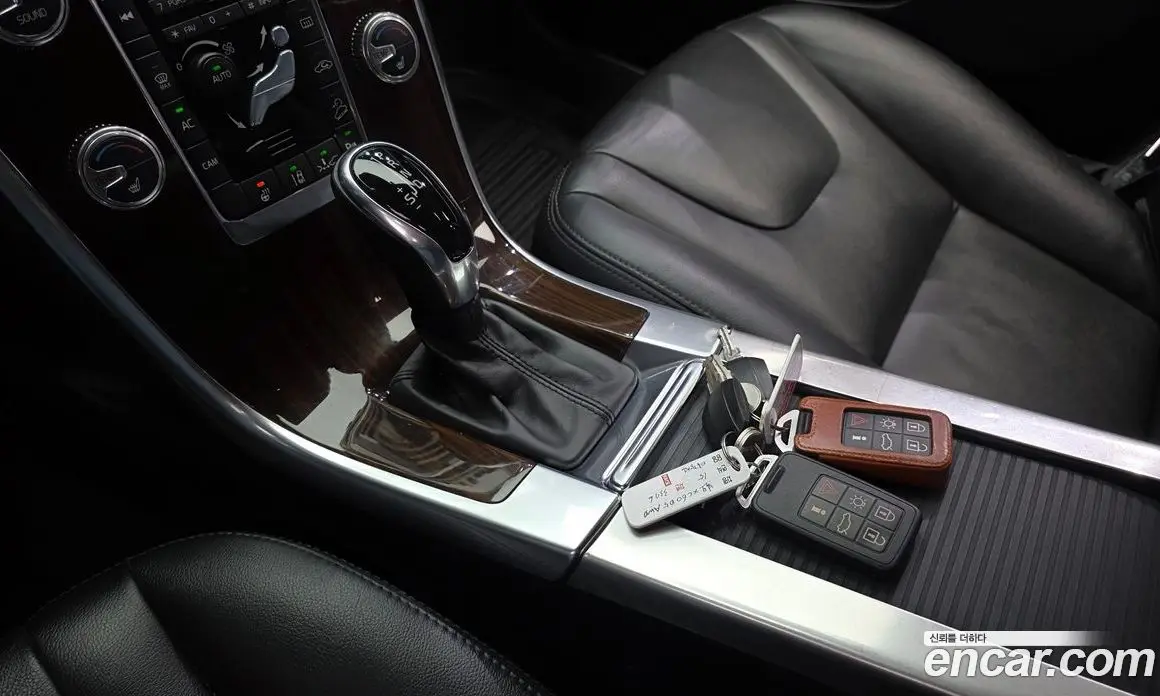 Volvo XC60 2014 2.4 автомат (гидро), фото 9