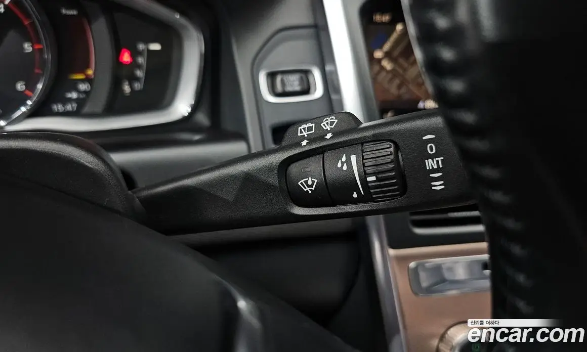 Volvo XC60 2017 2.0 автомат (гидро), фото 24
