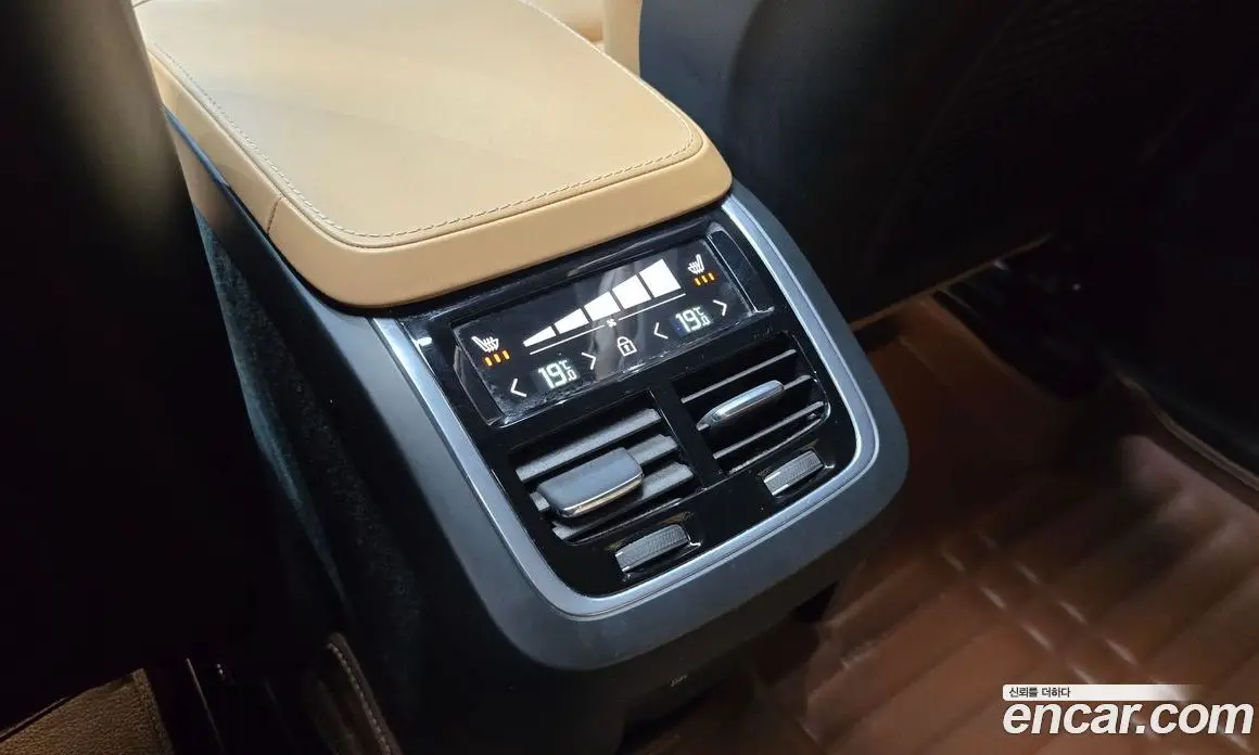 Volvo XC90 2019 2.0 автомат (гидро), фото 20