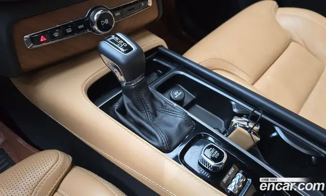 Volvo XC90 2019 2.0 автомат (гидро), миниатюра 9