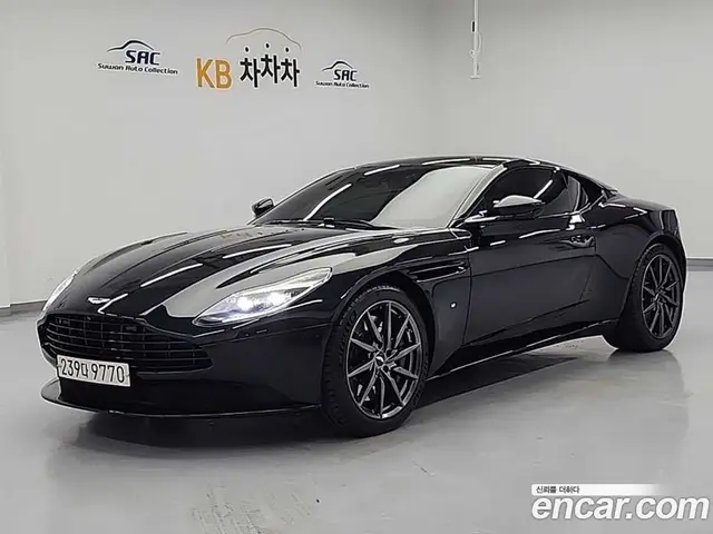 Aston Martin DB11, 2017, 48 000 км
