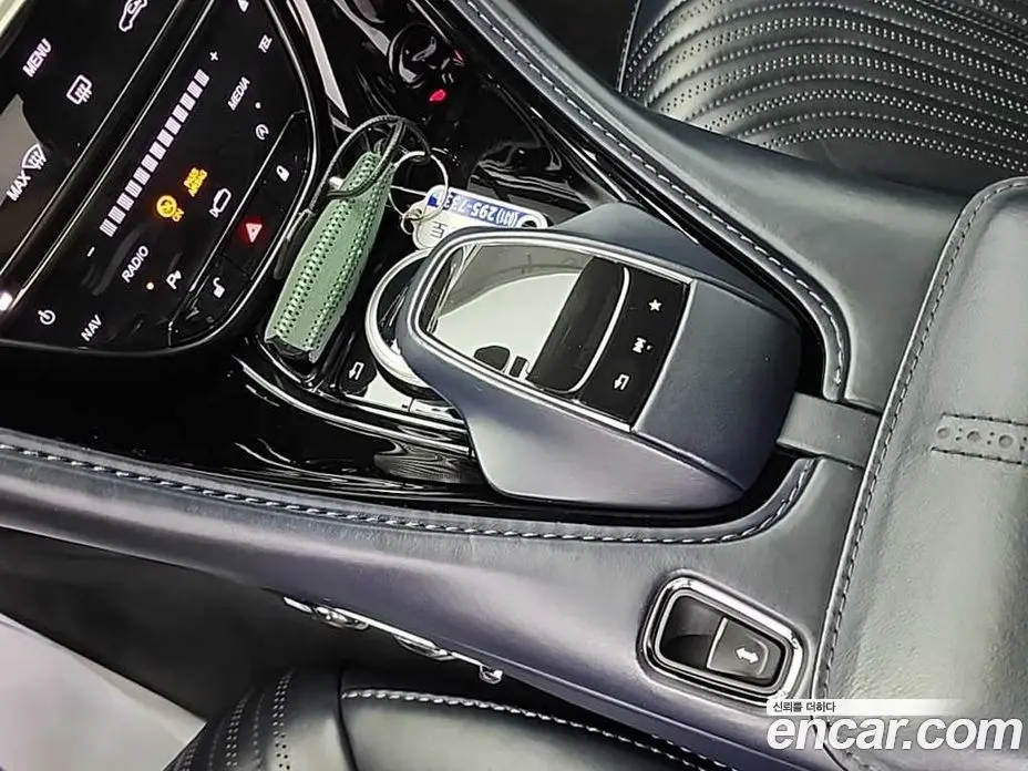 Aston Martin DB11 2017 5.2 автомат (гидро), фото 15