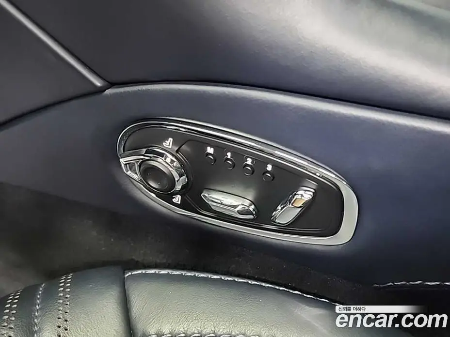 Aston Martin DB11 2017 5.2 автомат (гидро), фото 17