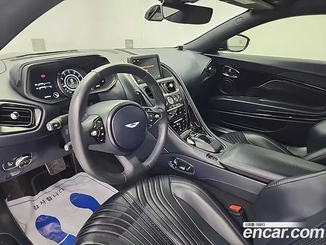 Aston Martin DB11 2017 5.2 автомат (гидро), миниатюра 7