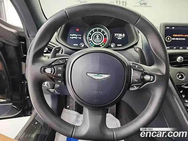 Aston Martin DB11 2017 5.2 автомат (гидро), миниатюра 9