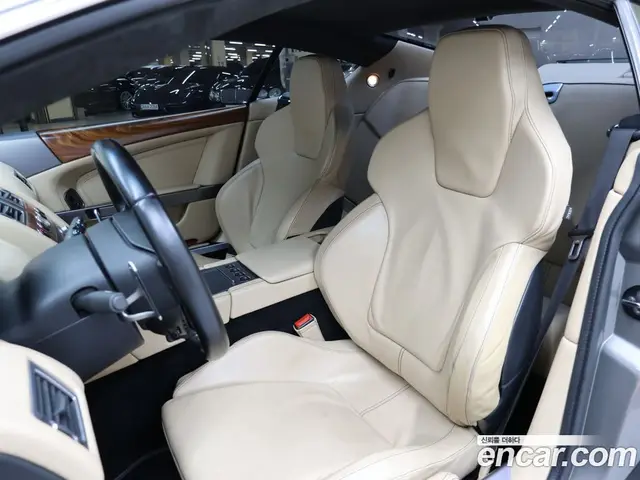 Aston Martin DB9 2006 5.9 автомат (гидро), миниатюра 11