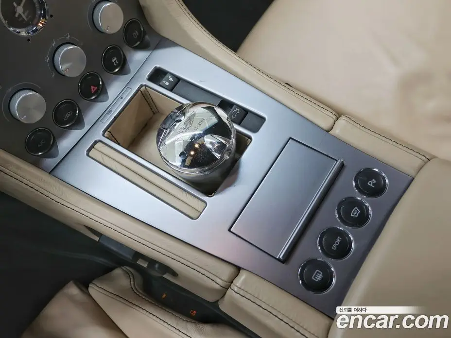 Aston Martin DB9 2006 5.9 автомат (гидро), фото 17