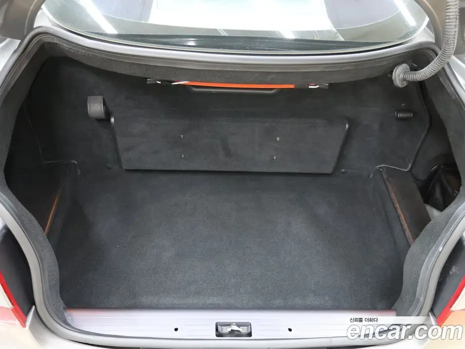 Aston Martin DB9 2006 5.9 автомат (гидро), фото 20