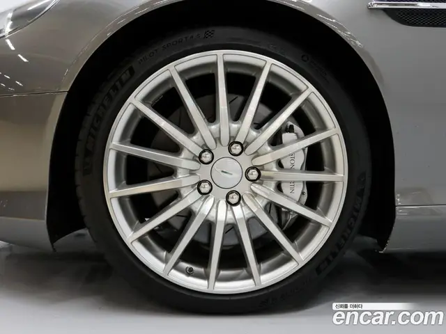 Aston Martin DB9 2006 5.9 автомат (гидро), миниатюра 6