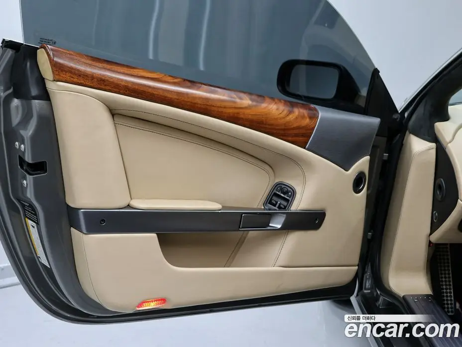 Aston Martin DB9 2006 5.9 автомат (гидро), фото 8