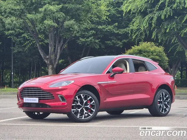 Aston Martin DBX, 2022, 18 000 км