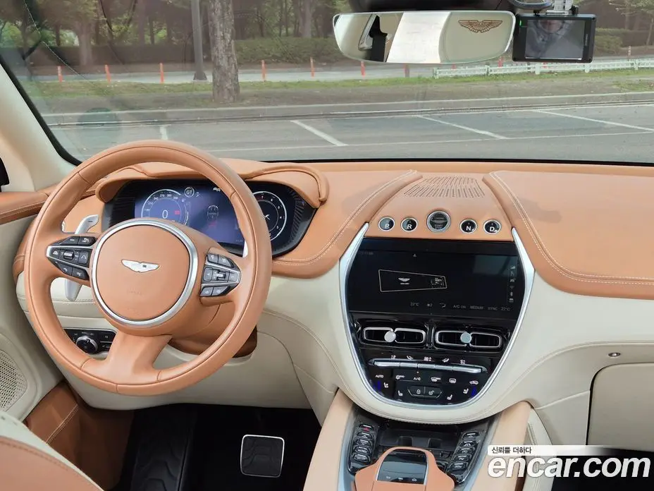 Aston Martin DBX 2022 4.0 автомат (гидро), фото 13