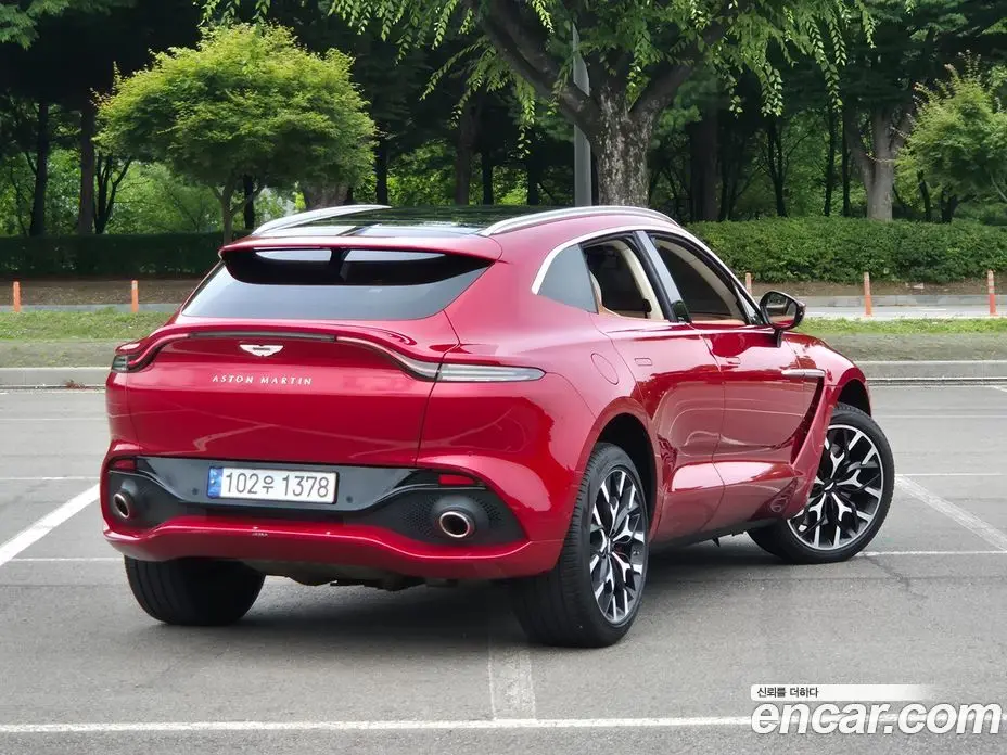 Aston Martin DBX 2022 4.0 автомат (гидро), фото 4