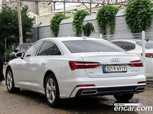 Audi A6 2021 2.0 автомат (гидро), миниатюра 4
