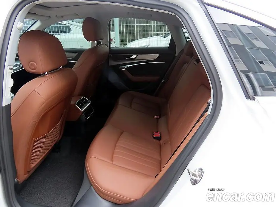 Audi A6 2021 2.0 автомат (гидро), фото 10