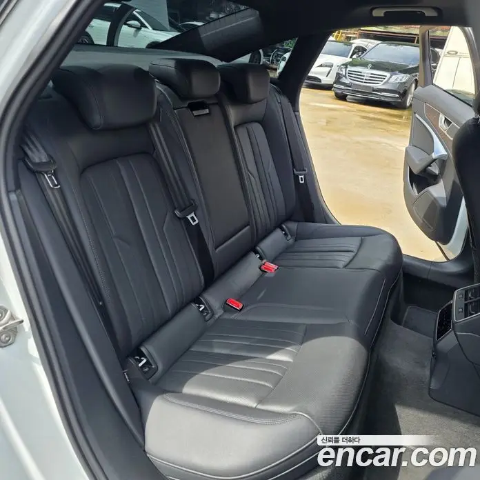 Audi A6 2022 2.0 автомат (гидро), фото 13