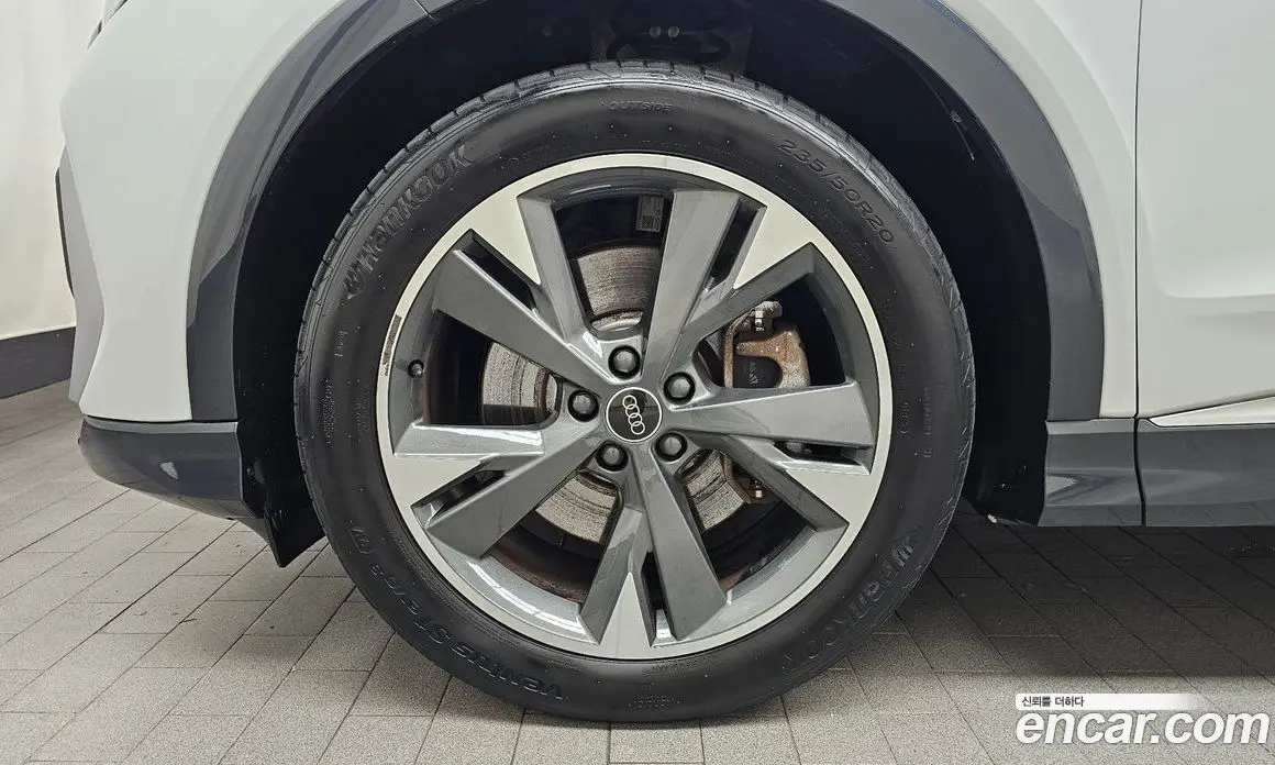Audi Q4 e-tron 2023 0.2 автомат (гидро), фото 4