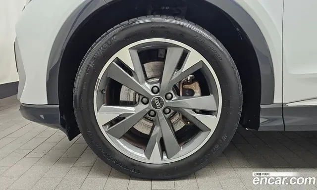 Audi Q4 e-tron 2023 0.2 автомат (гидро), миниатюра 4