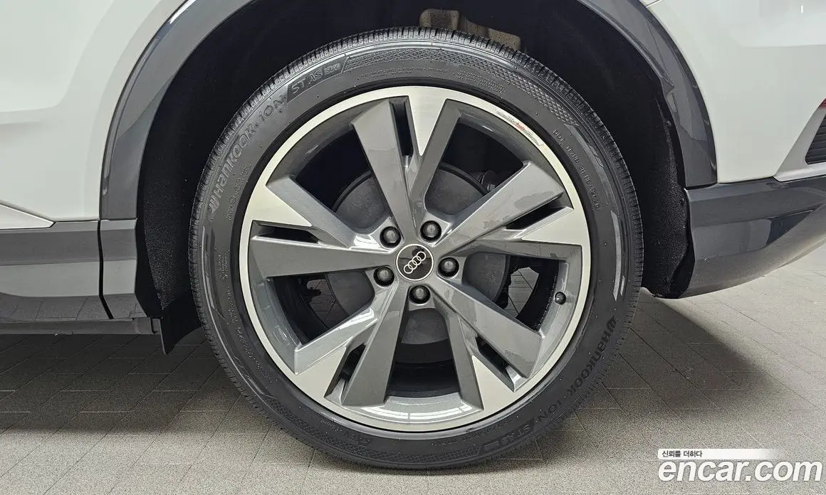 Audi Q4 e-tron 2023 0.2 автомат (гидро), фото 6