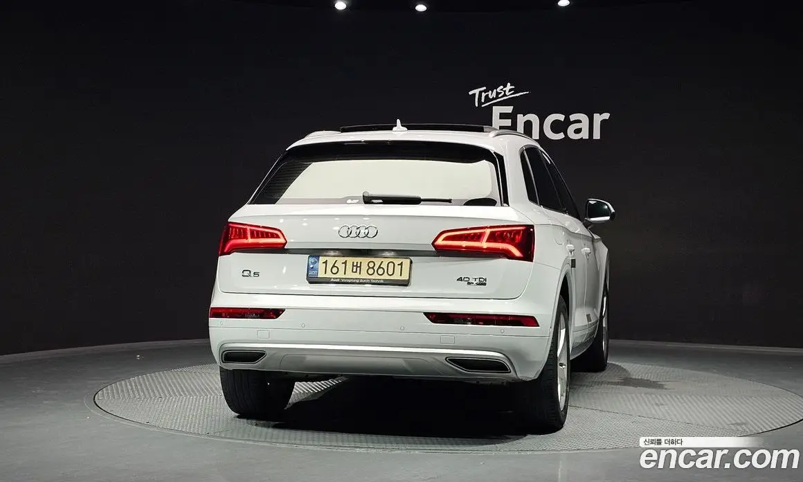 Audi Q5 2020 2.0 автомат (гидро), фото 4