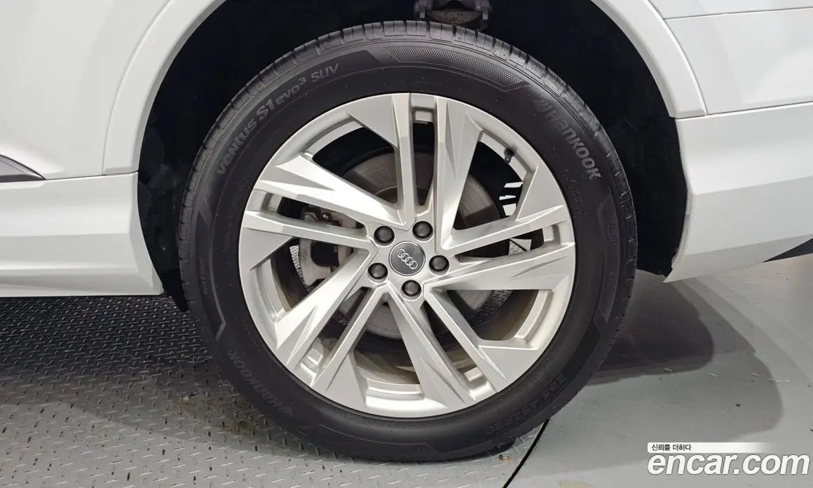 Audi Q7 2020 3.0 автомат (гидро), фото 7