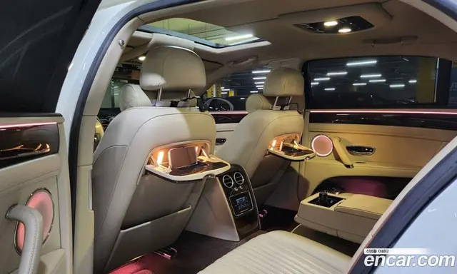 Bentley Flying Spur 2018 4.0 автомат (гидро), миниатюра 11