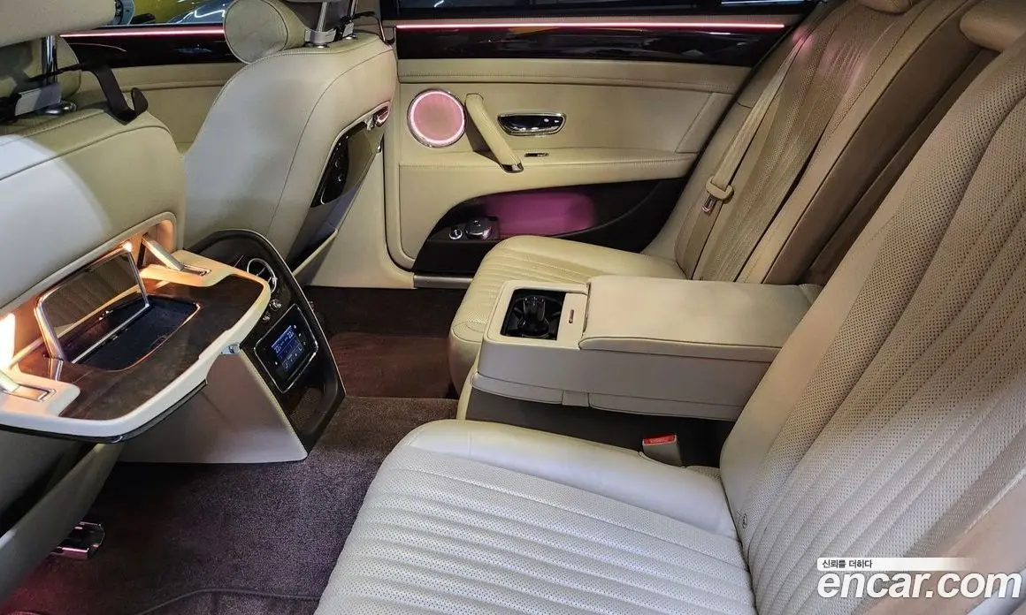 Bentley Flying Spur 2018 4.0 автомат (гидро), фото 13