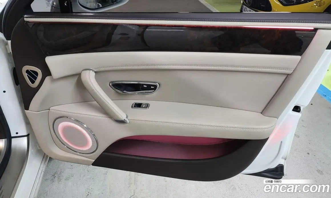 Bentley Flying Spur 2018 4.0 автомат (гидро), фото 15