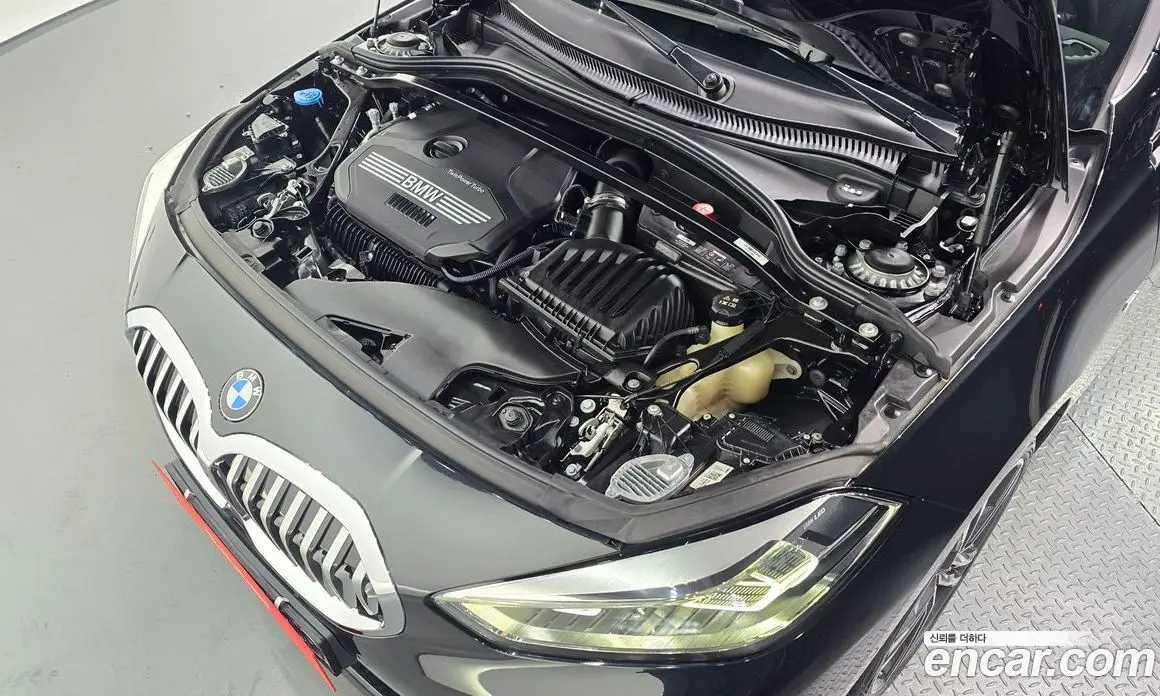 BMW 1 серия 2024 2.0 автомат (гидро), фото 5