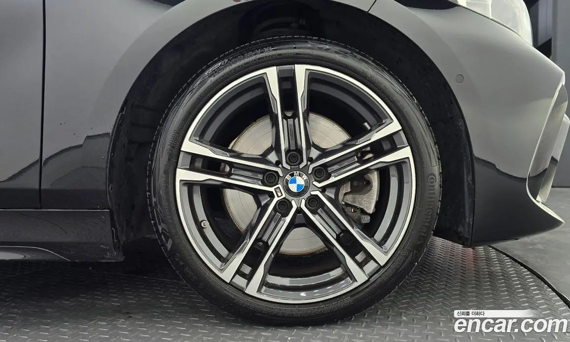 BMW 1 серия 2024 2.0 автомат (гидро), фото 6