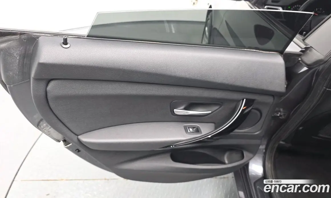 BMW 3 серия 2018 2.0 автомат (гидро), фото 14