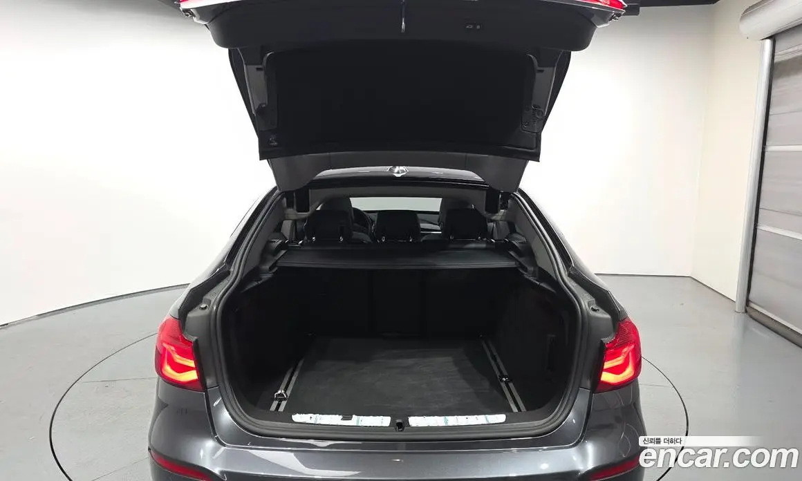 BMW 3 серия 2018 2.0 автомат (гидро), фото 30