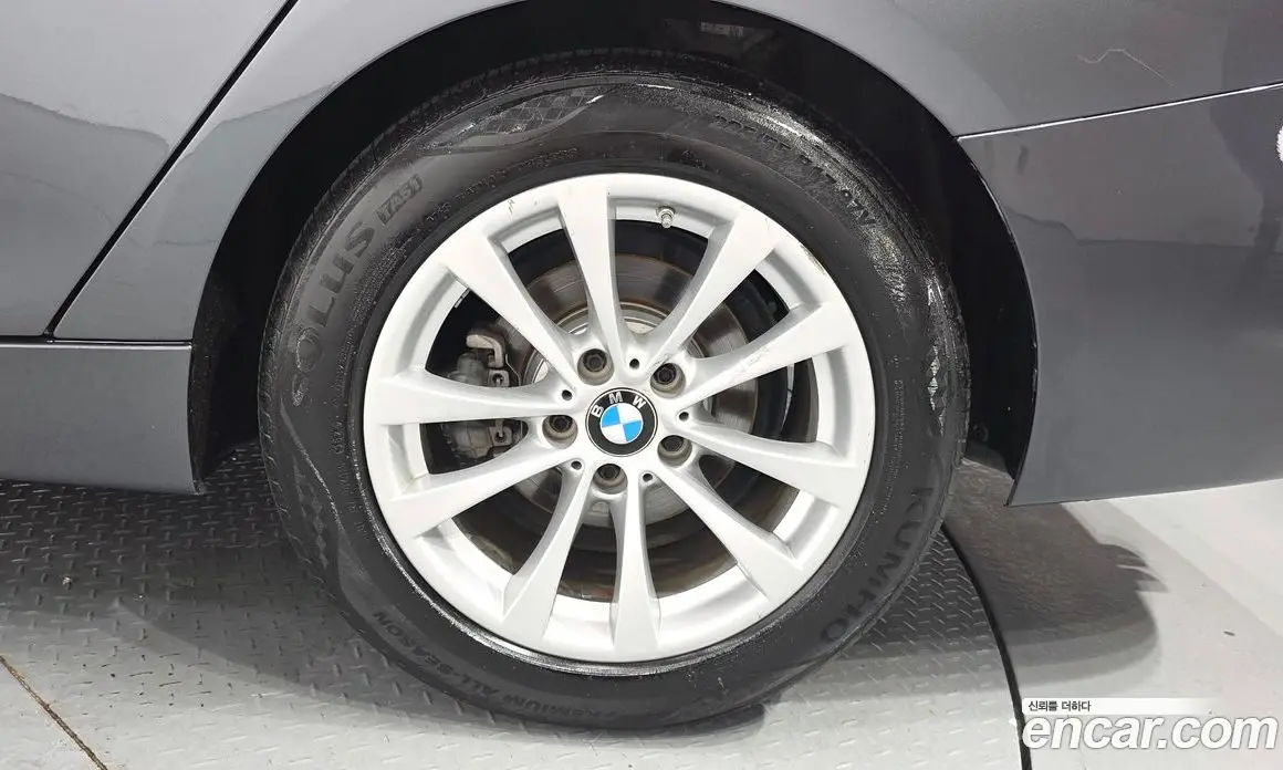 BMW 3 серия 2018 2.0 автомат (гидро), фото 6
