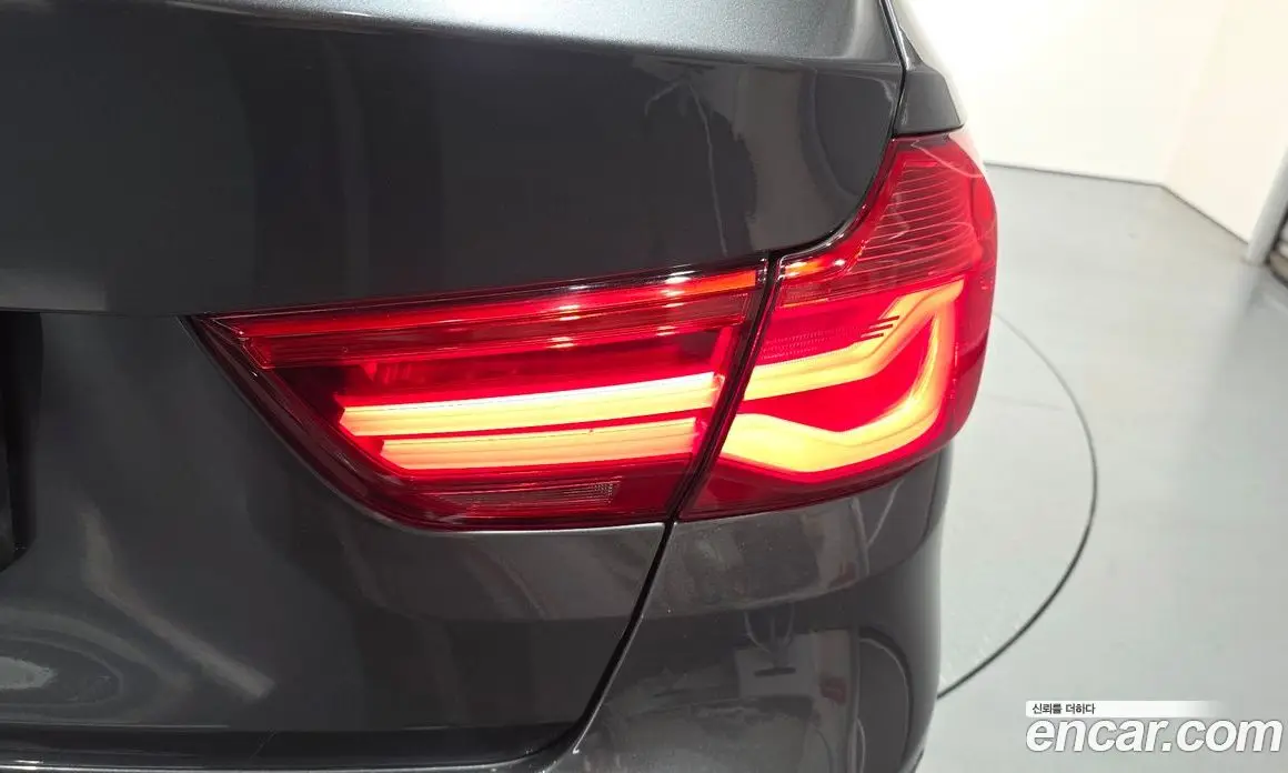 BMW 3 серия 2018 2.0 автомат (гидро), фото 8