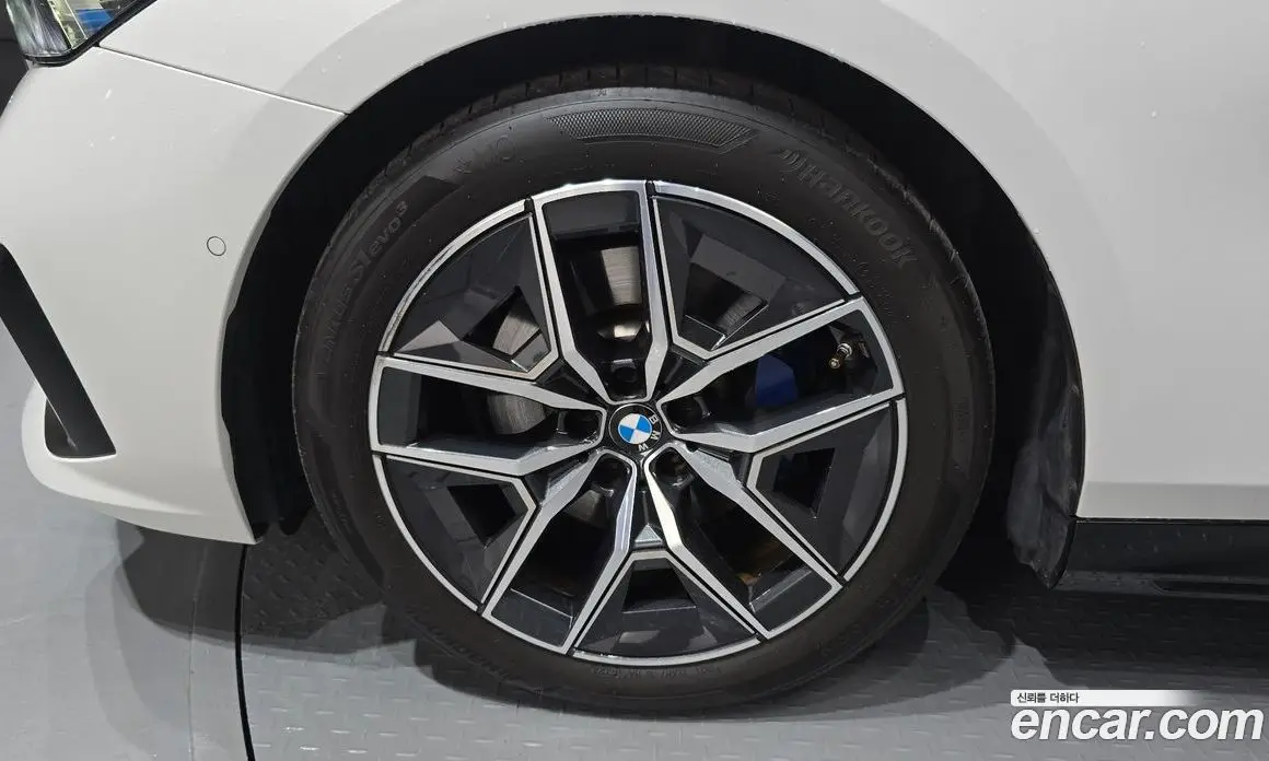 BMW 5 серия 2024 2.0 автомат (гидро), фото 5