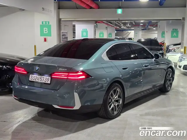 BMW 5 серия 2025 2.0 автомат (гидро), миниатюра 2