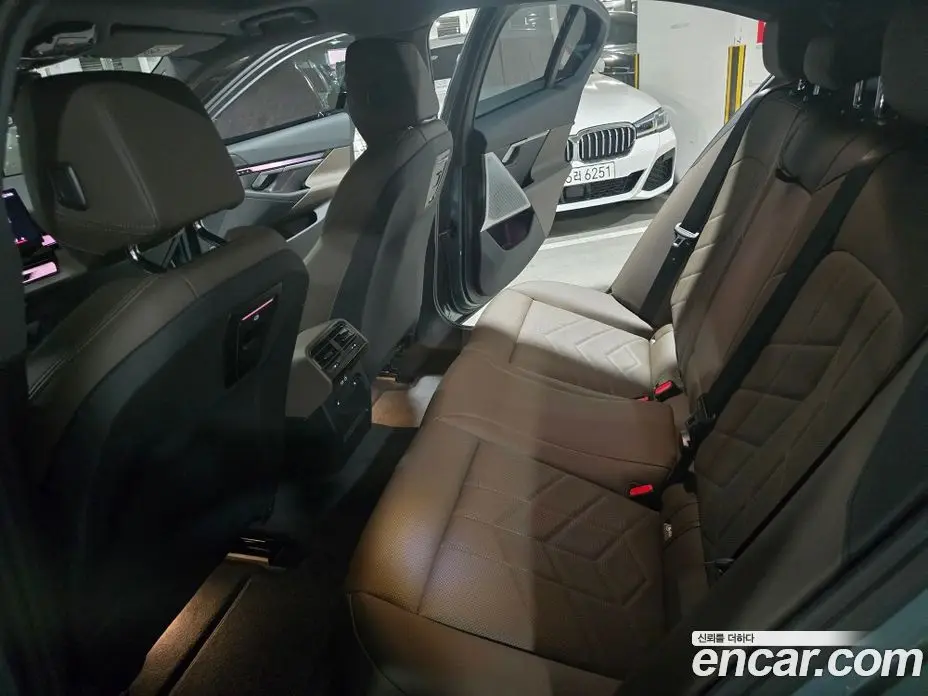 BMW 5 серия 2025 2.0 автомат (гидро), фото 14
