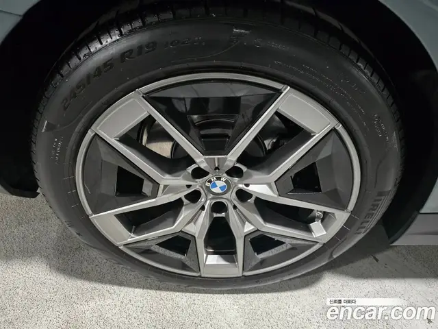BMW 5 серия 2025 2.0 автомат (гидро), миниатюра 5