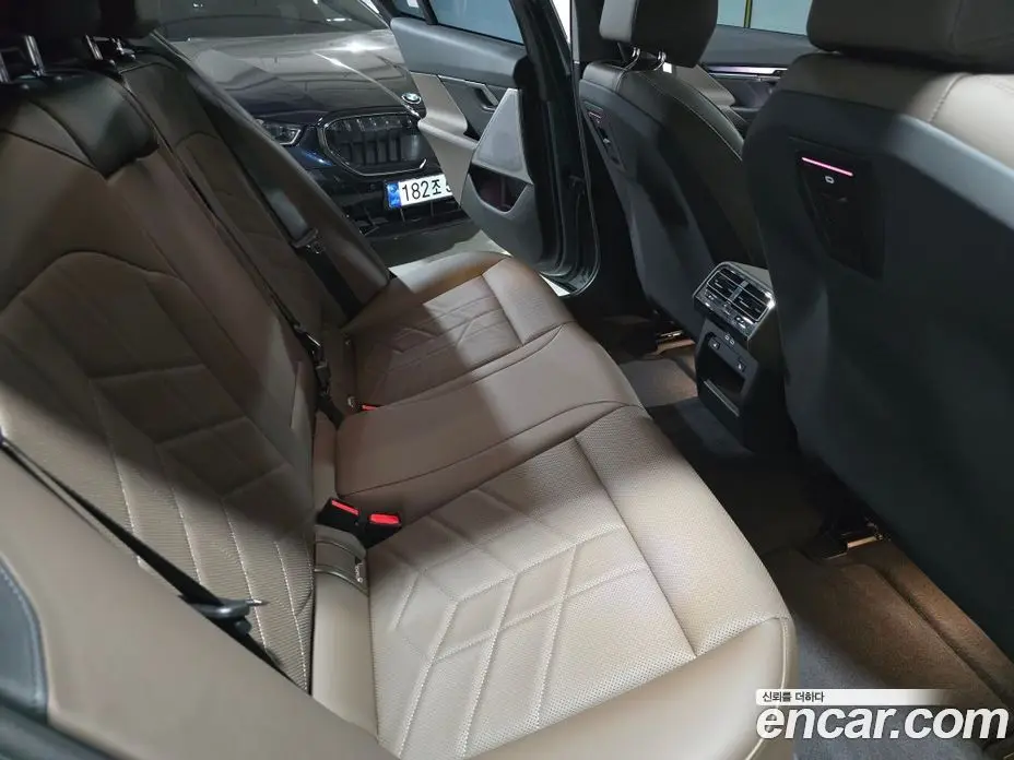 BMW 5 серия 2025 2.0 автомат (гидро), фото 10