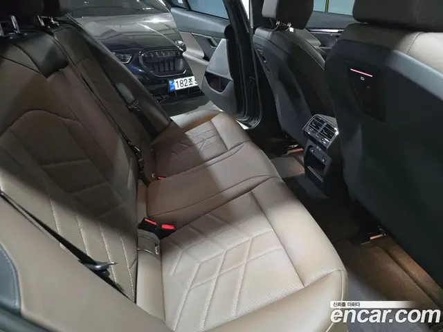 BMW 5 серия 2025 2.0 автомат (гидро), миниатюра 10