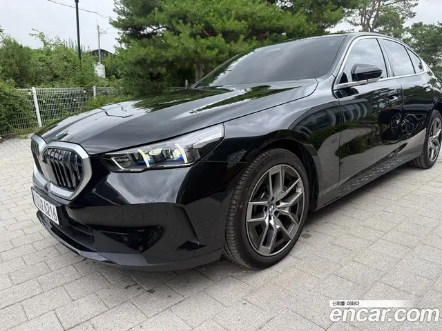 BMW 5 серия 2025 2.0 автомат (гидро), миниатюра 1