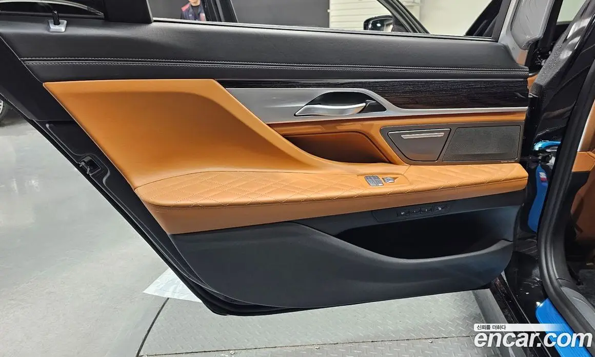 BMW 7 серия 2021 3.0 автомат (гидро), фото 15