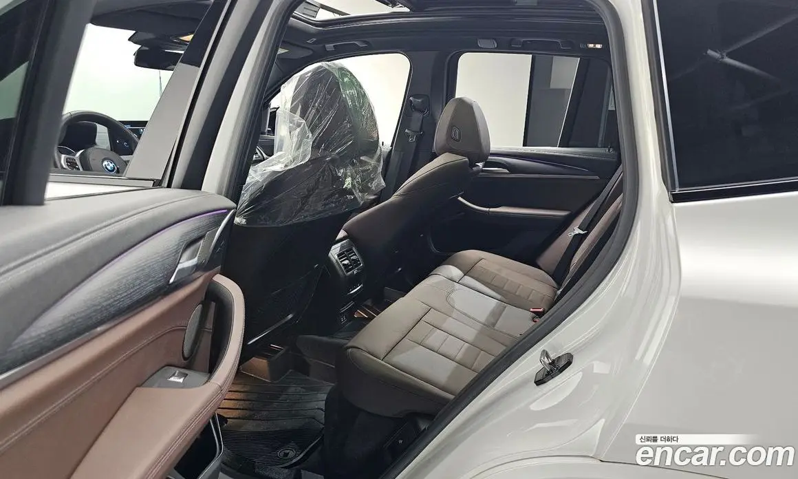 BMW iX3 2024 0.2 автомат (гидро), фото 16