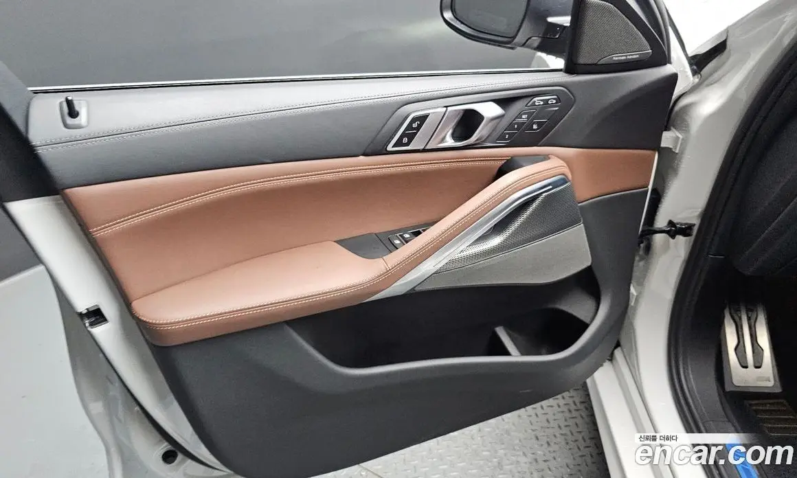 BMW X6 2022 3.0 автомат (гидро), фото 13