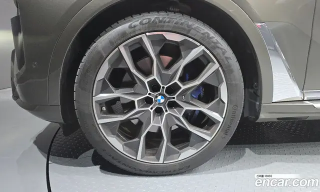 BMW X7 2025 3.0 автомат (гидро), миниатюра 5