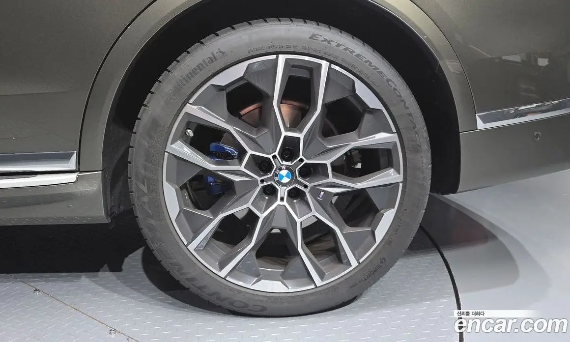 BMW X7 2025 3.0 автомат (гидро), фото 7