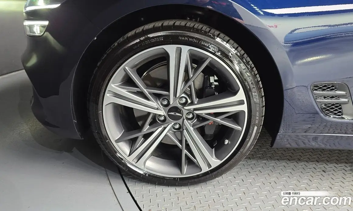 Genesis G70 2025 2.5 автомат (гидро), фото 5
